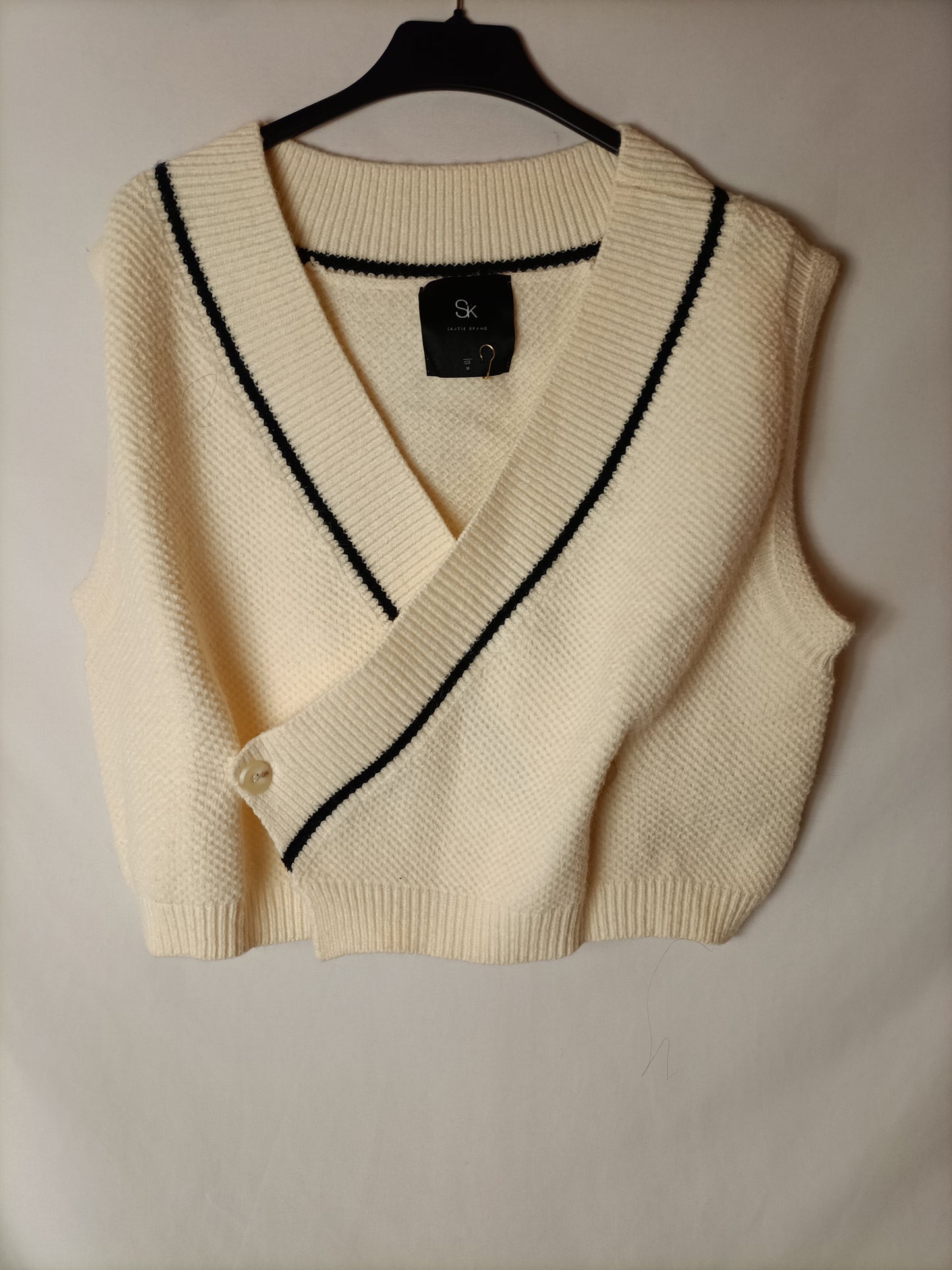 SKATÏE BRAND. Chaleco beige cruzado  T.m
