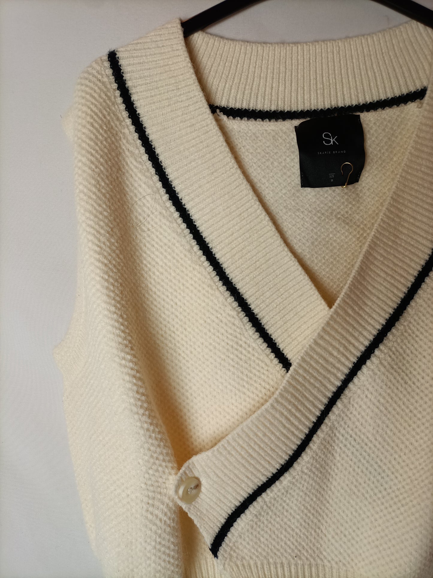 SKATÏE BRAND. Chaleco beige cruzado  T.m