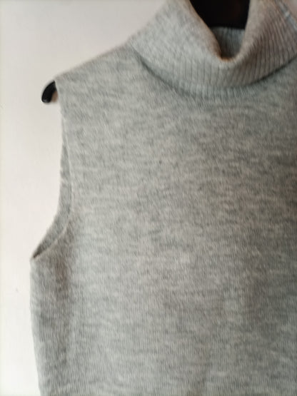 EASY WEAR. Chaleco gris cuello alto  T.m