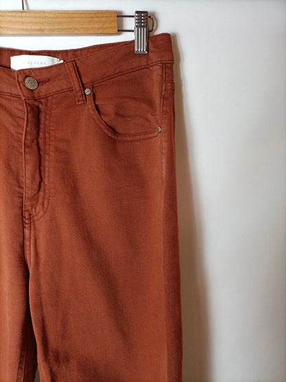 SCALPERS. Pantalón denim teja T.40