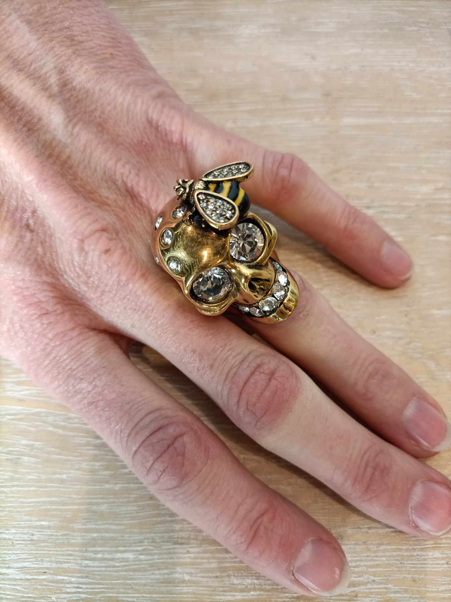 ALEXANDER MCQUEEN. Solid stone skull ring