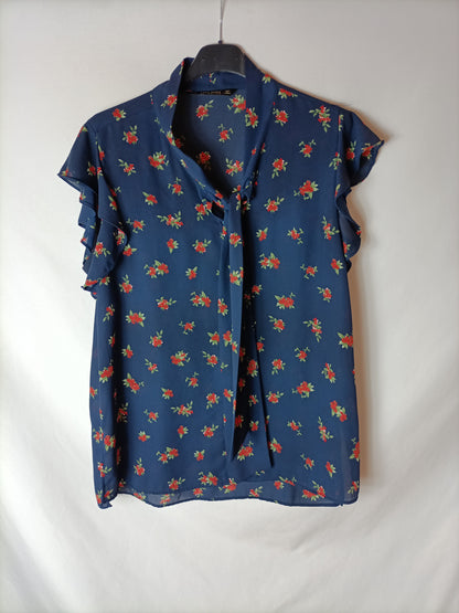 ZARA. Blusa azul flores T.m