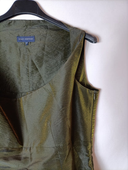 ADOLFO DOMINGUEZ. Vestido verde tornasolado con torerita a juego. T 40