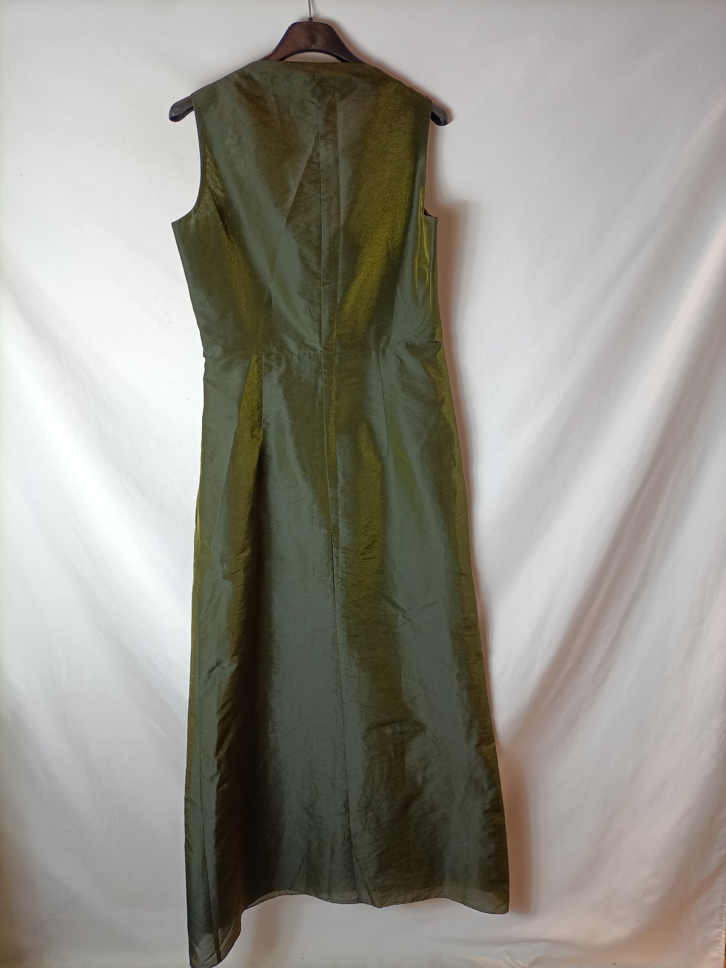 ADOLFO DOMINGUEZ. Vestido verde tornasolado con torerita a juego. T 40