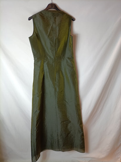 ADOLFO DOMINGUEZ. Vestido verde tornasolado con torerita a juego. T 40