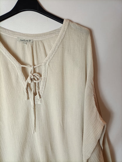 NATURA. Blusa beige semitransparente. T L/XL