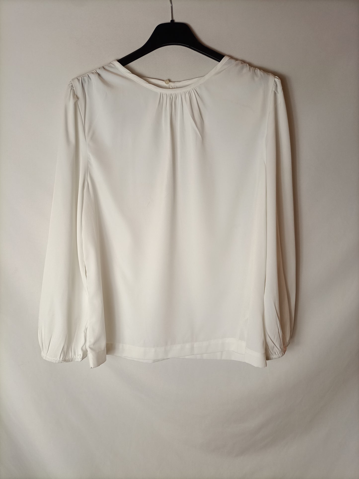 SFERA. Blusa blanca fluida. T S