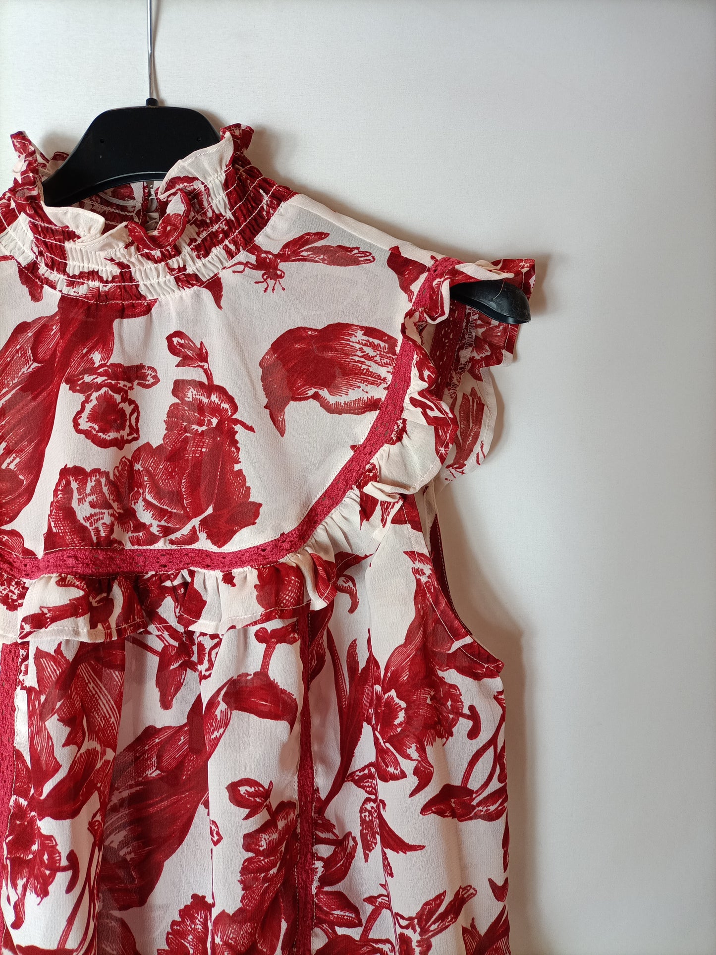 ASOS. Top estampando semitransparente. T 38 (tara)