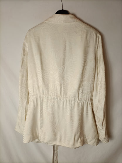 H&M. Total look blazer y pantalón color marfil. T 38