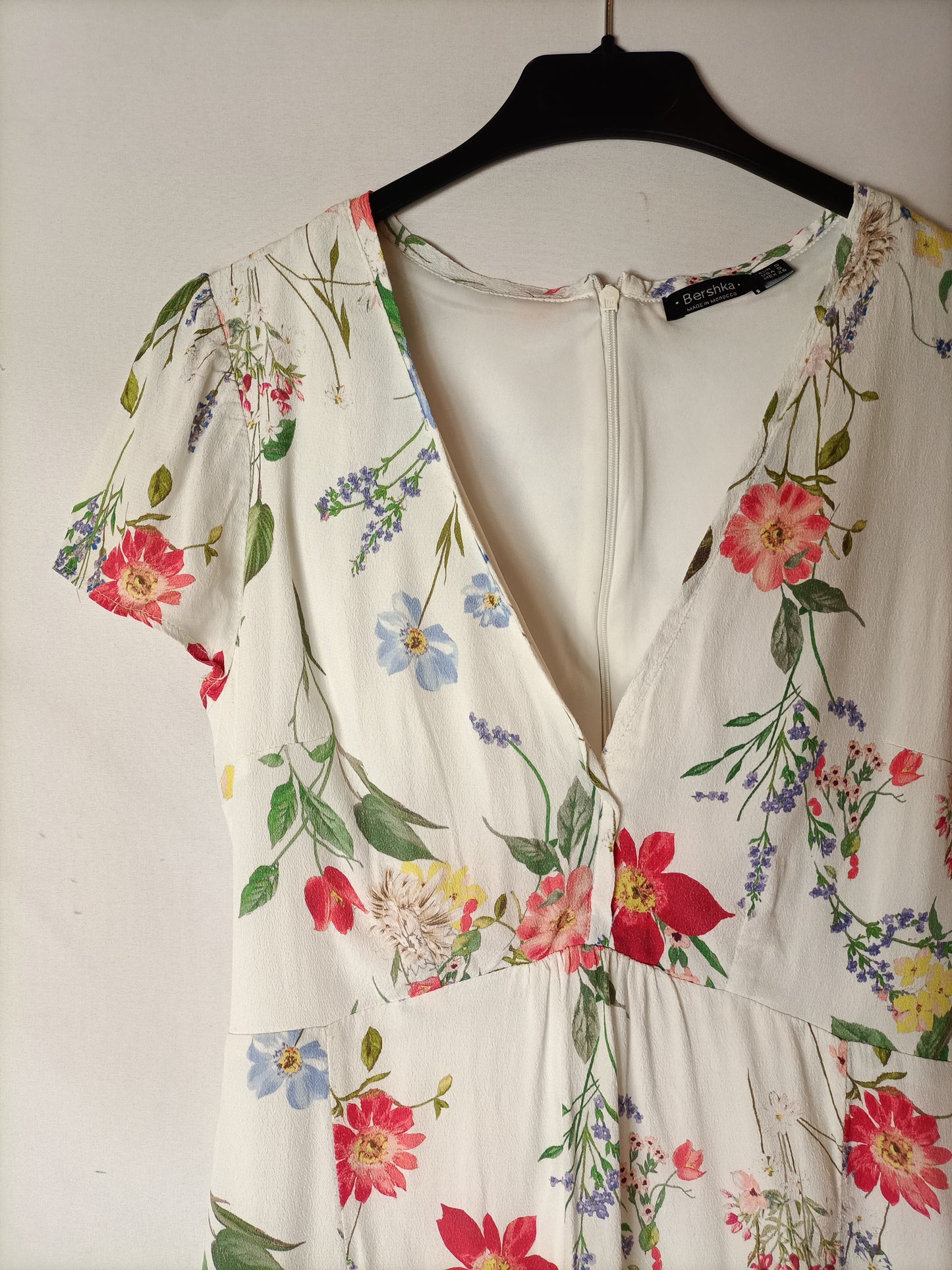 BERSHKA. Vestido corto estampado. T S