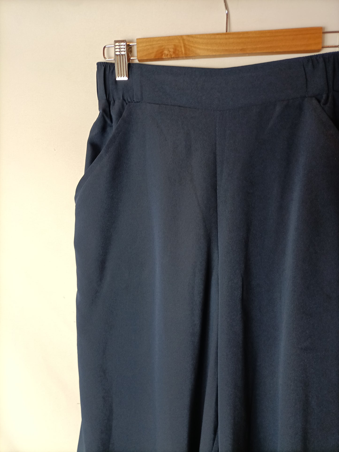 EASY WEAR. Blue culottes with a skirt-like effect. Size 38