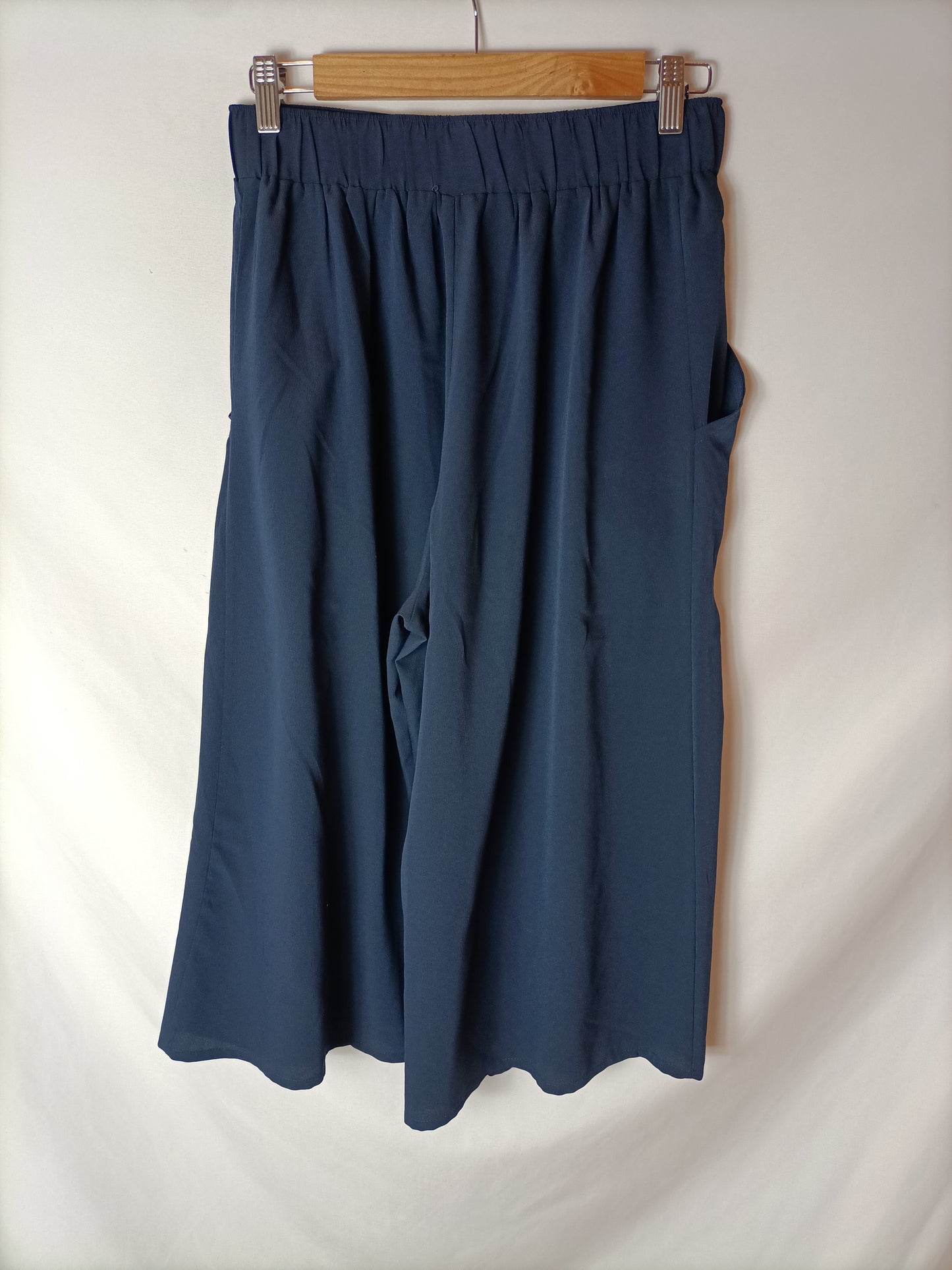 EASY WEAR. Blue culottes with a skirt-like effect. Size 38