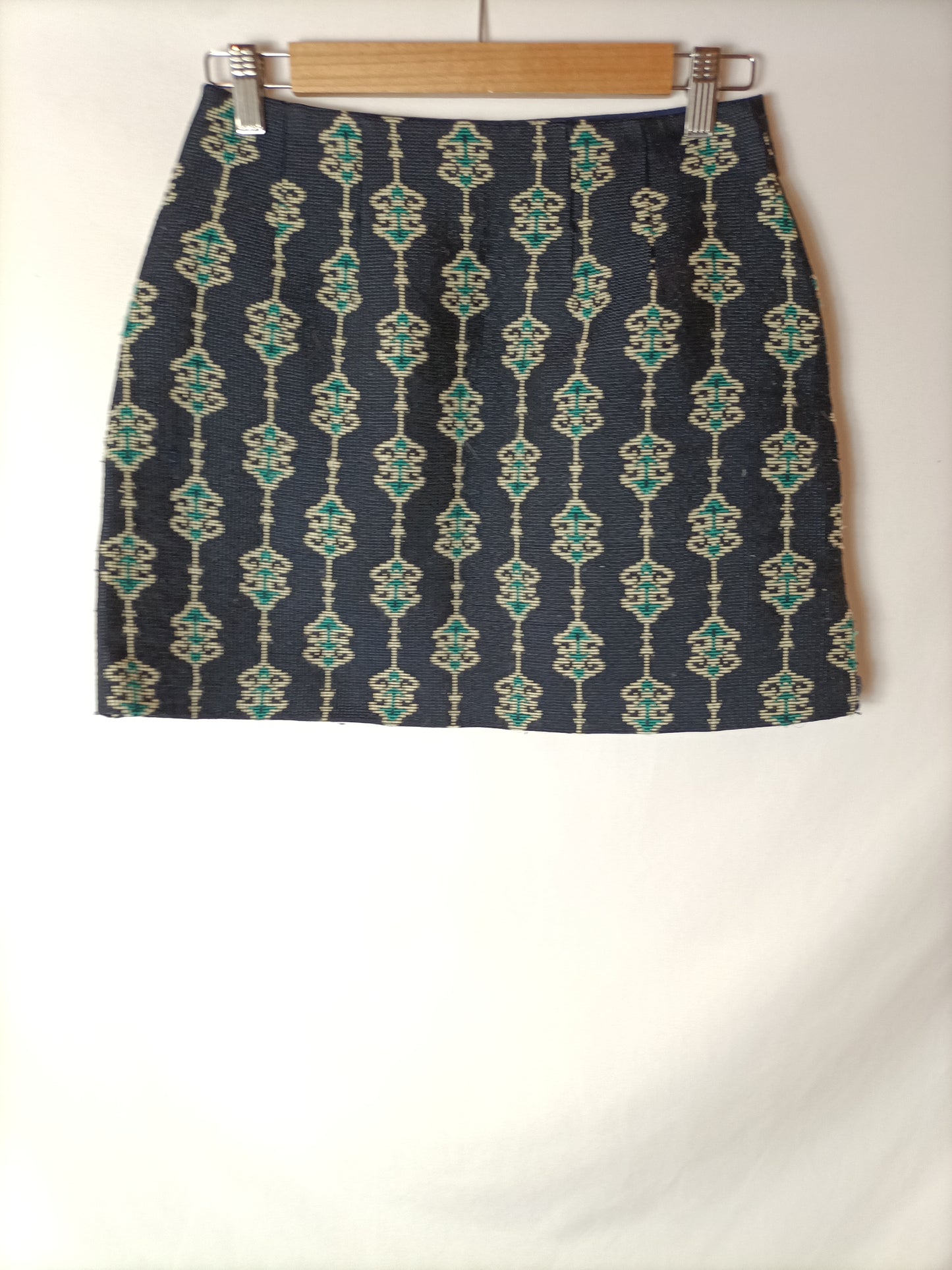 ZARA. Falda corta textura estampada. T S