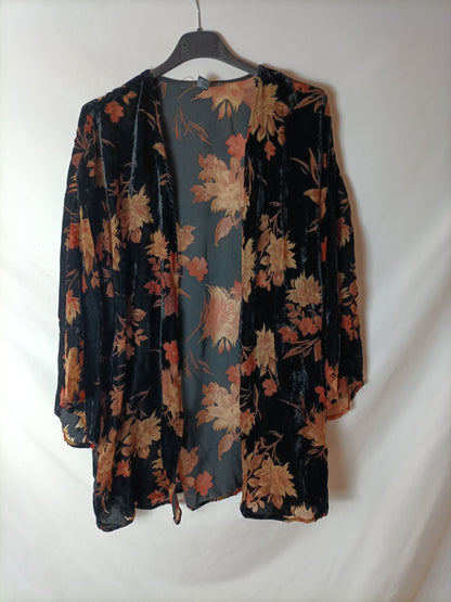 FOREVER21. Velvet Floral Kimono Ts