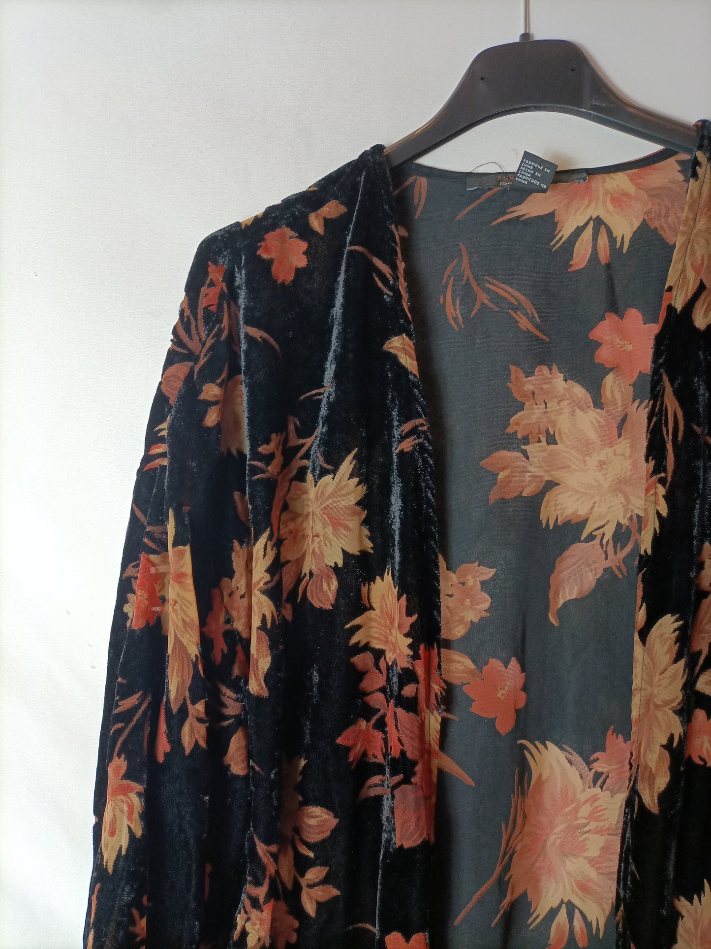 FOREVER21. Velvet Floral Kimono Ts