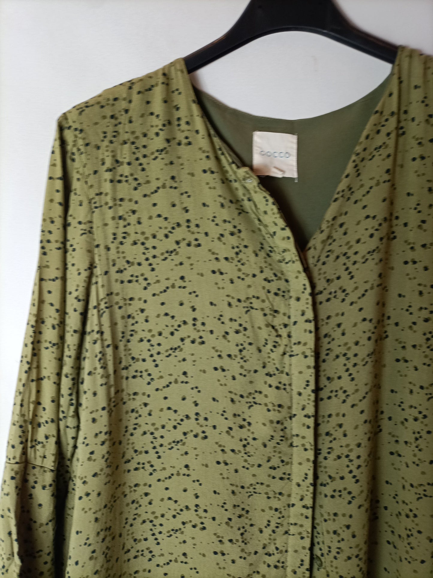 GOCCO. vestido/ chaqueta verde abotonado T.15/16(s)