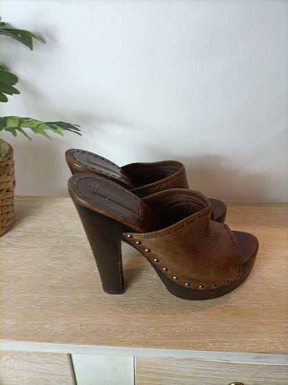 PRADA. Sandalias plataforma madera. T 39