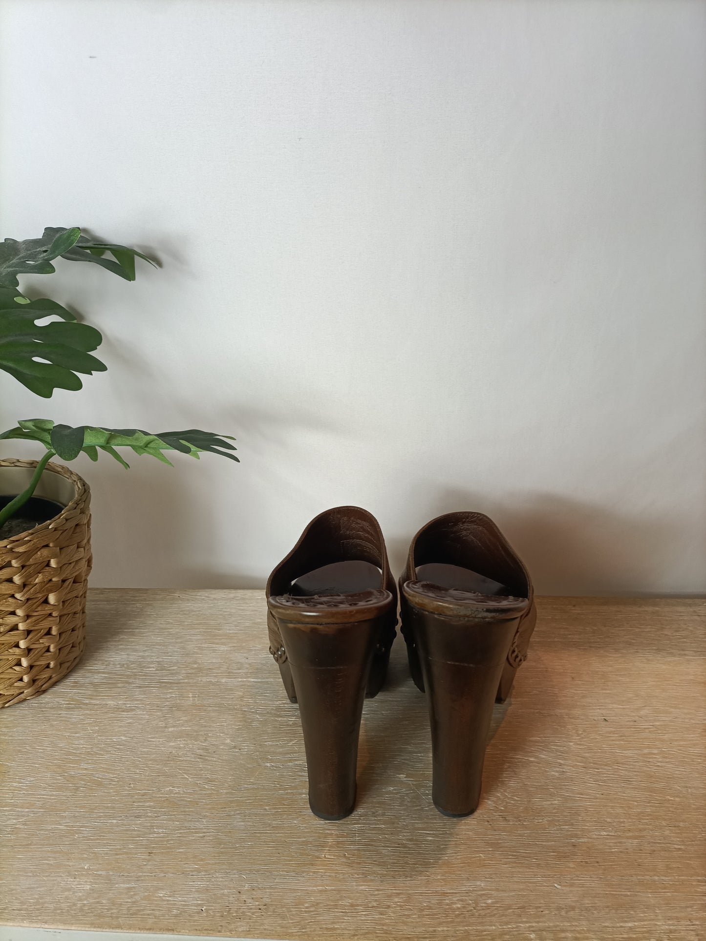 PRADA. Sandalias plataforma madera. T 39