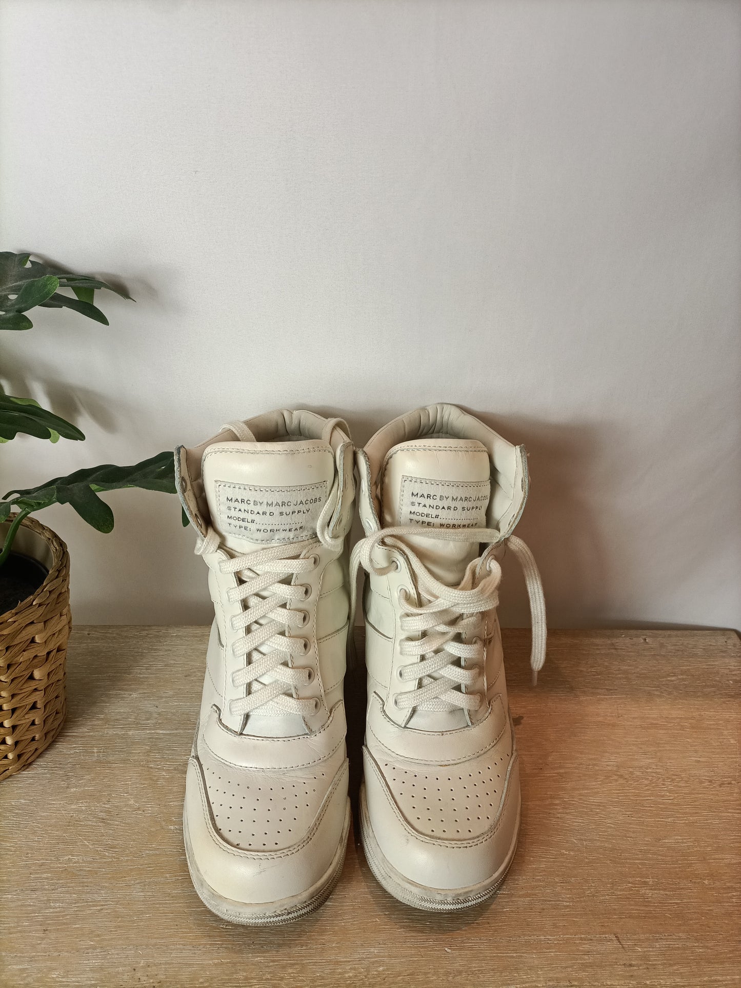 MARC BY MARCC JACOBS. Zapatillas blancas  plataforma interior. T 39.5