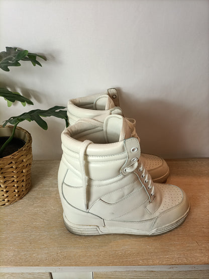 MARC BY MARCC JACOBS. Zapatillas blancas  plataforma interior. T 39.5