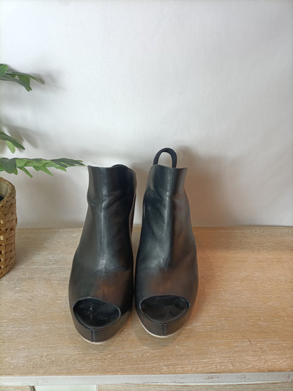 BALENCIAGA.  Zapato plataforma talón descubierto. T 39