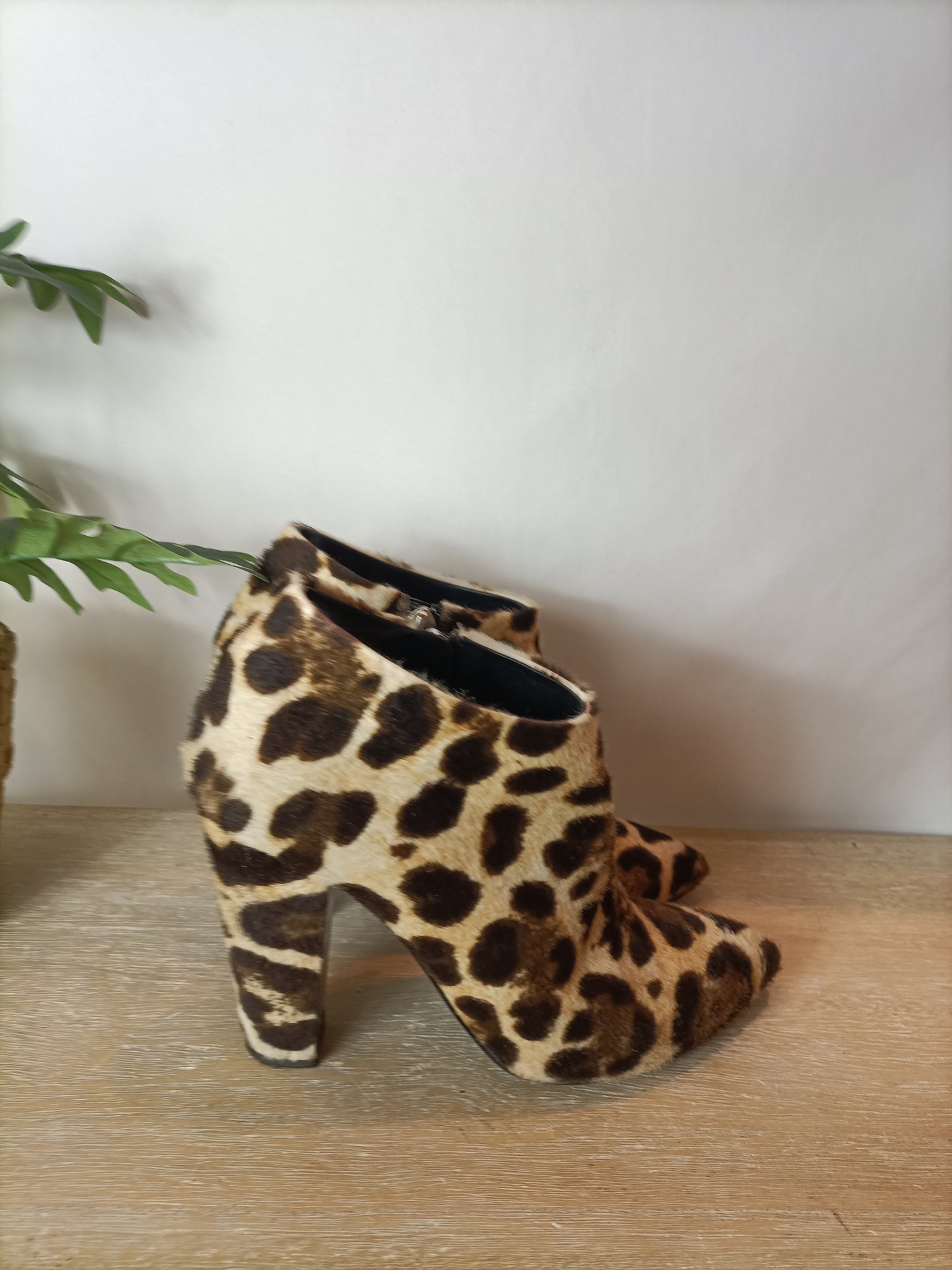 GIUSEPPE ZANOTTI. Botines pelo animal print. T 39