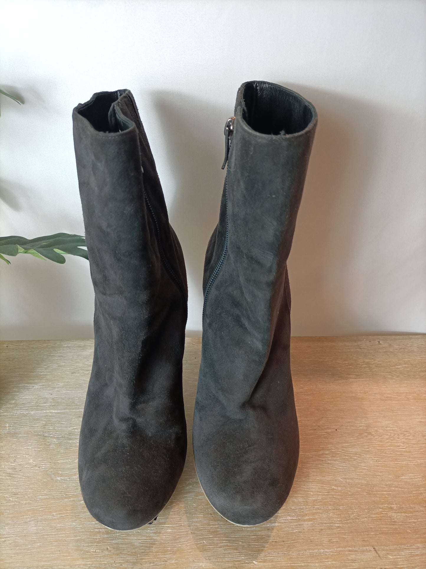 BARBARA BUI. Botines negros plataformas. T 40