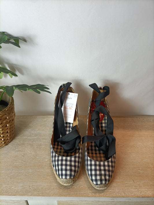 CHRISTIAN LOUBOUTIN. Cuñas cuadro vichy blanco y negro. T 39