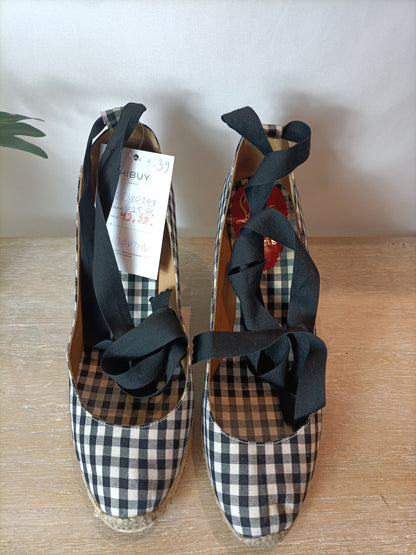 CHRISTIAN LOUBOUTIN. Cuñas cuadro vichy blanco y negro. T 39