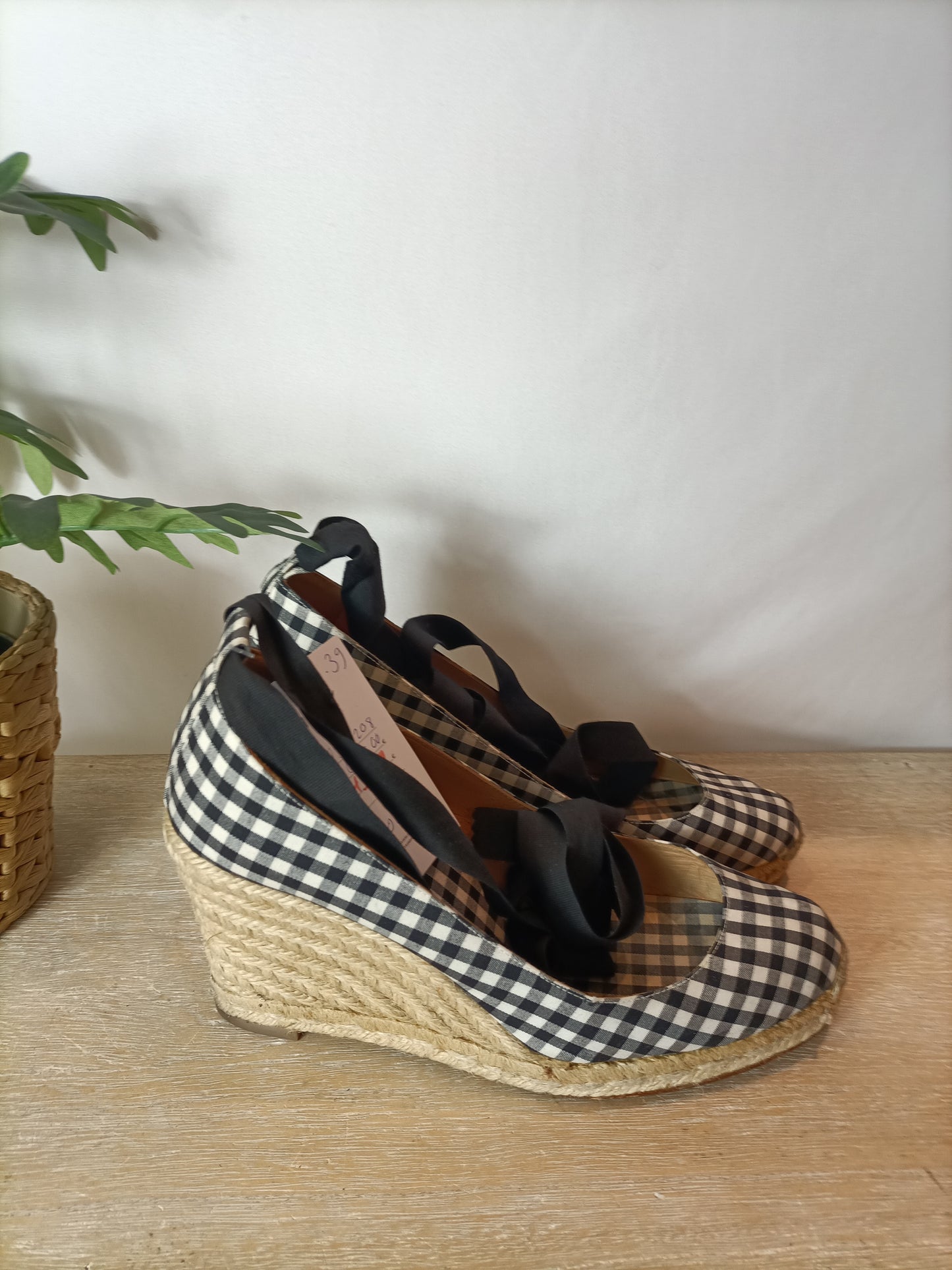 CHRISTIAN LOUBOUTIN. Cuñas cuadro vichy blanco y negro. T 39