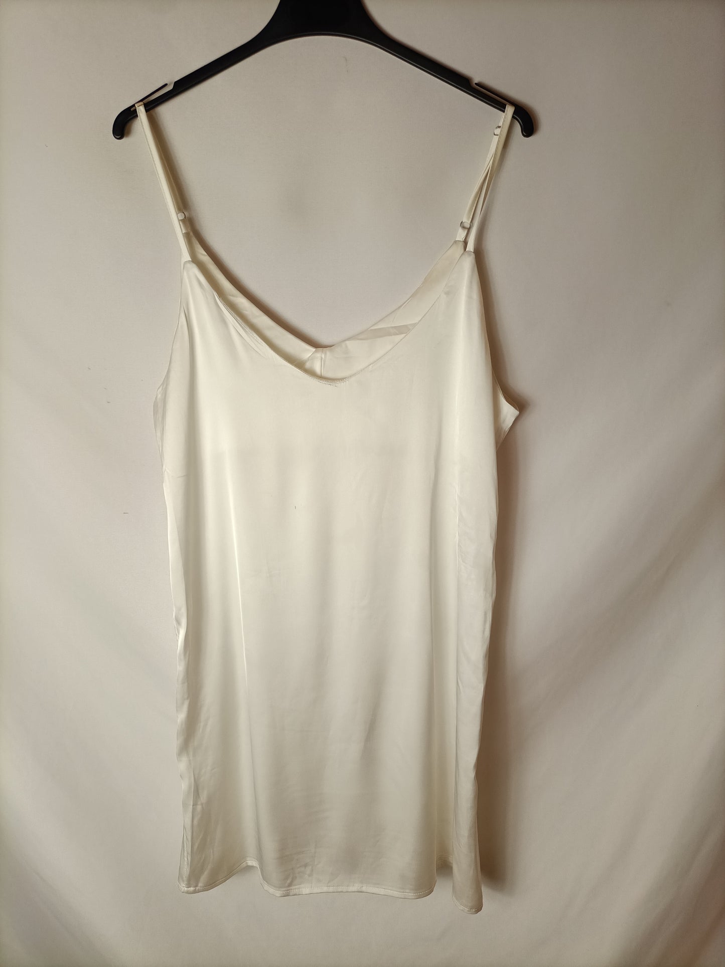 KATIA. Vestido blanco satinado. T L/XL