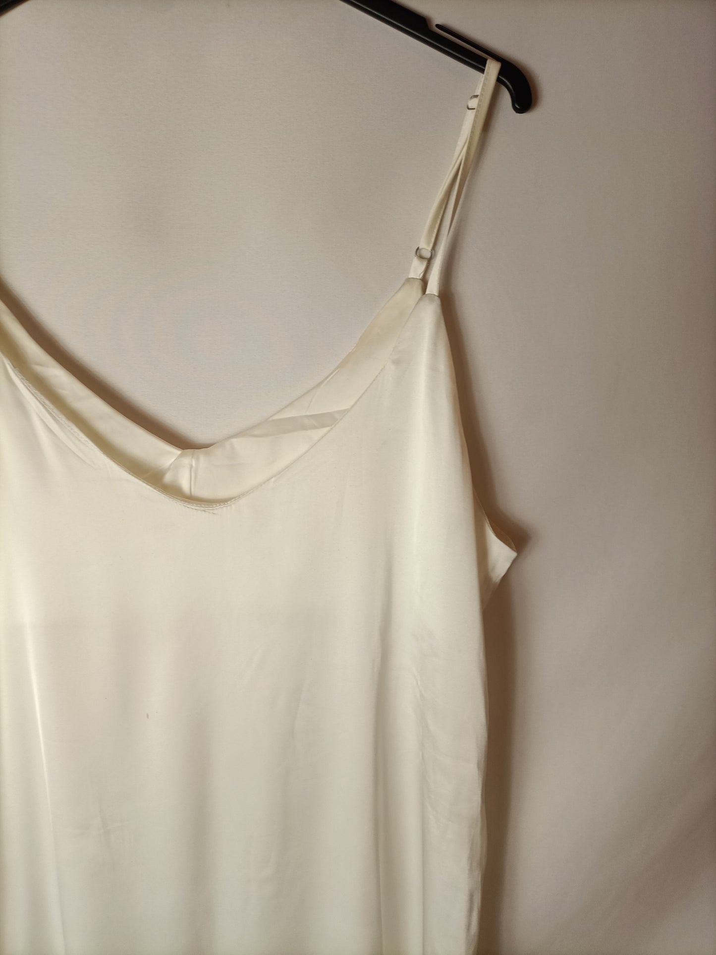 KATIA. Vestido blanco satinado. T L/XL