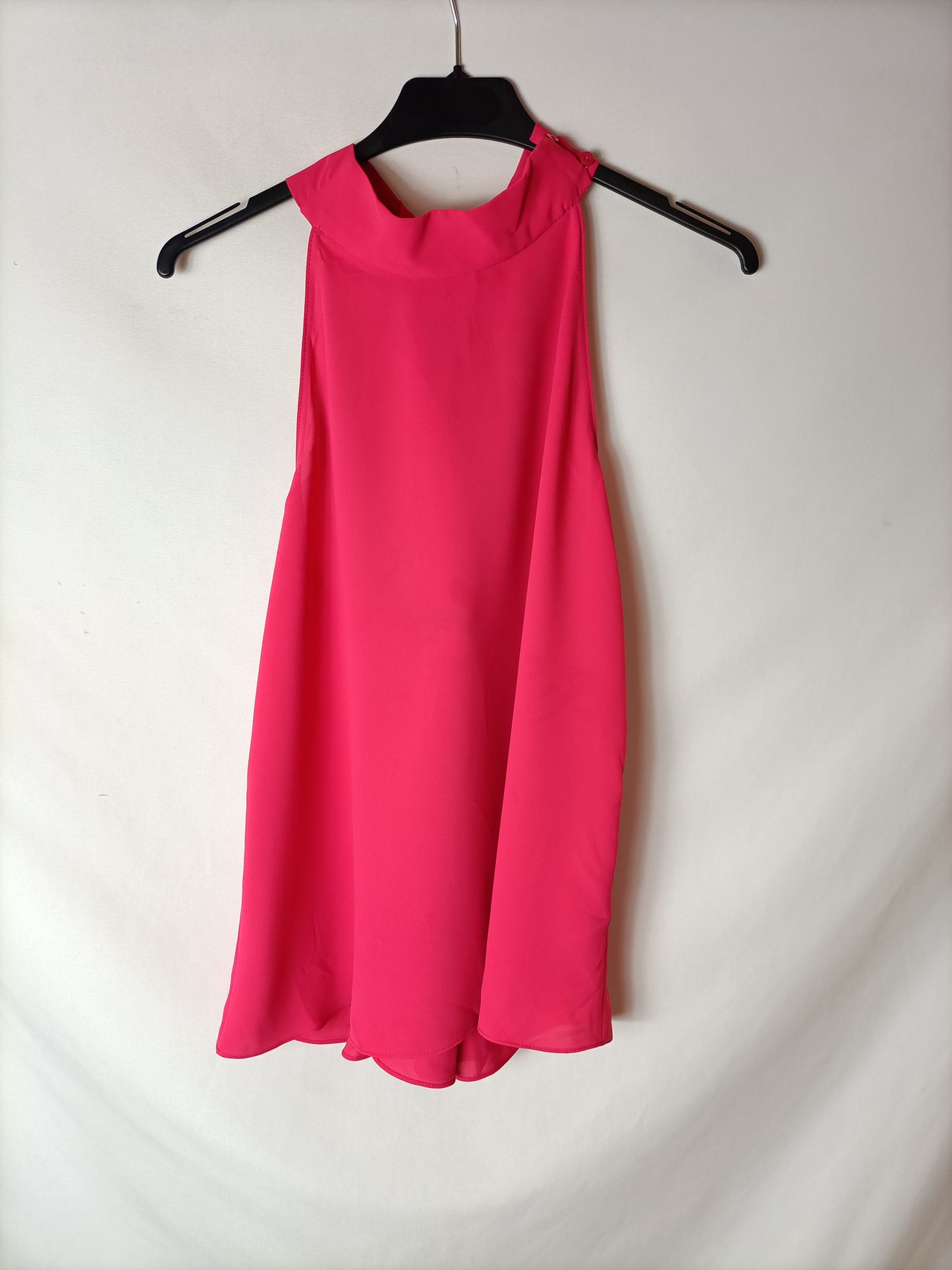 ZARA. Fuchsia pink halterneck top. TM