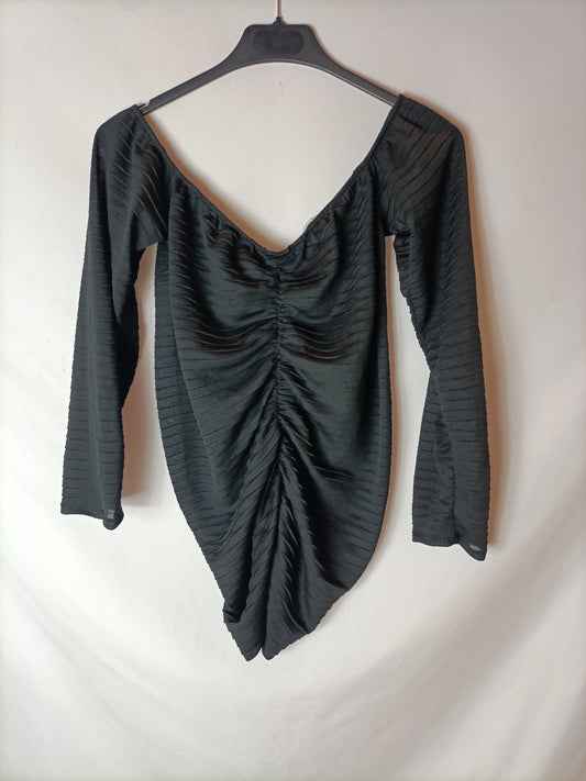 ZARA. Top negro semitransparente fruncido. T L