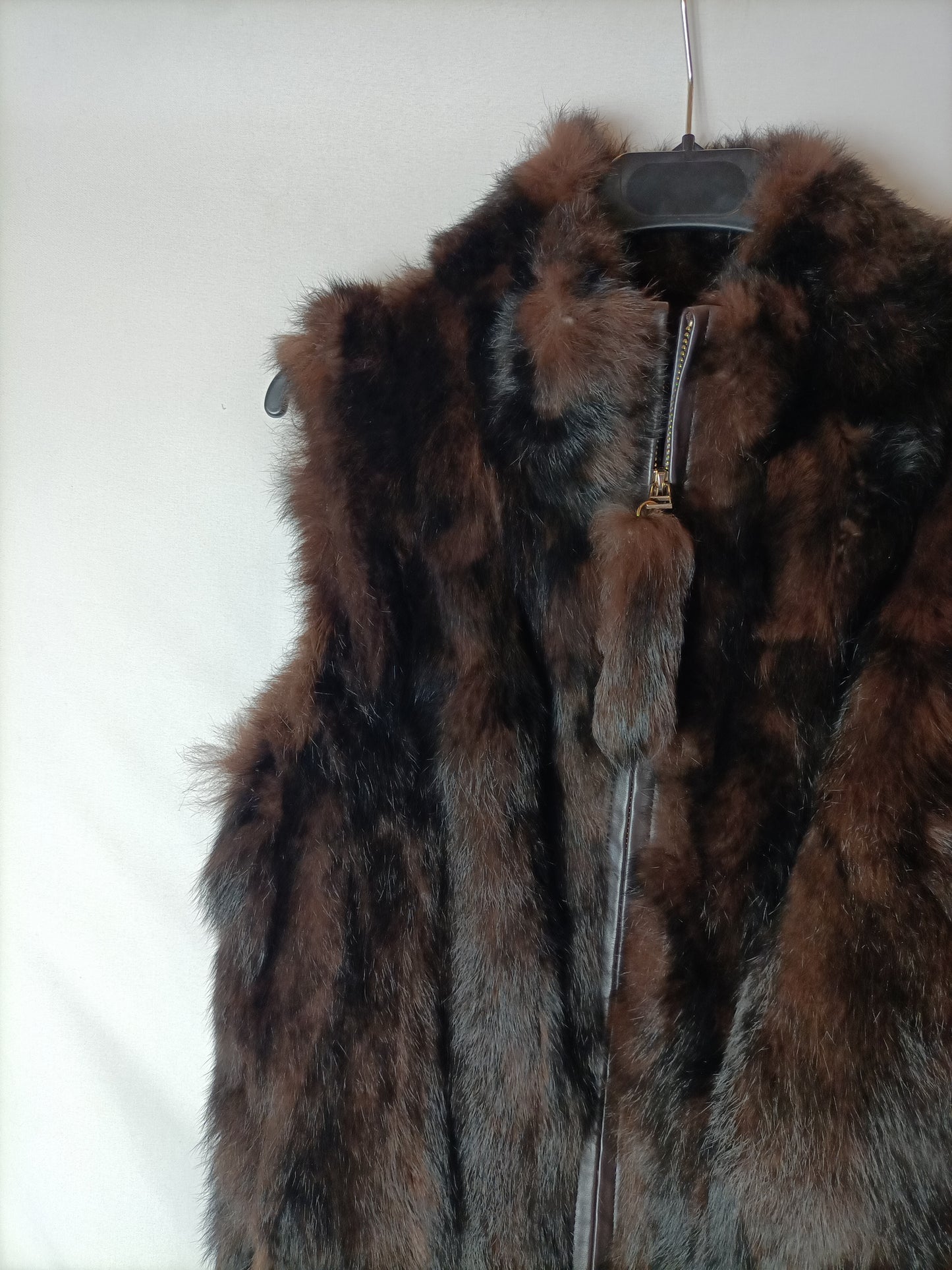 EASY WEAR. Chaleco marrón y negro pelo conejo. T S