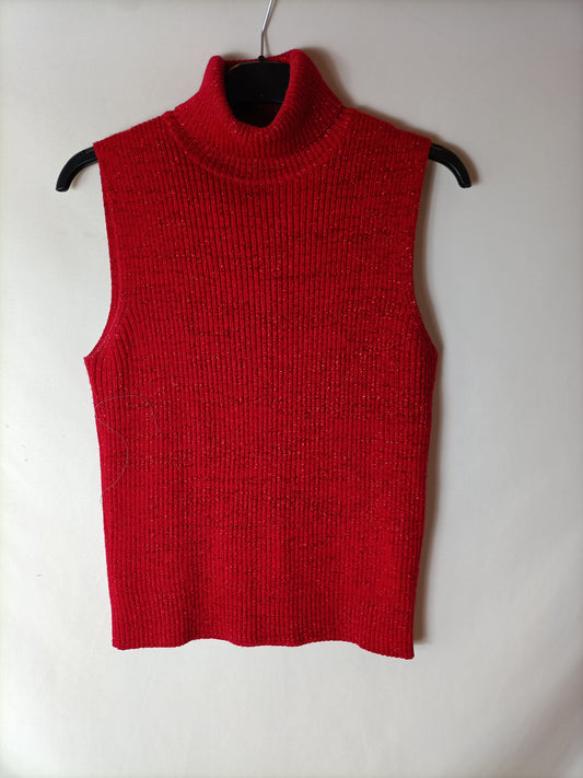 O'CLOCK. Red turtleneck top with TM threads