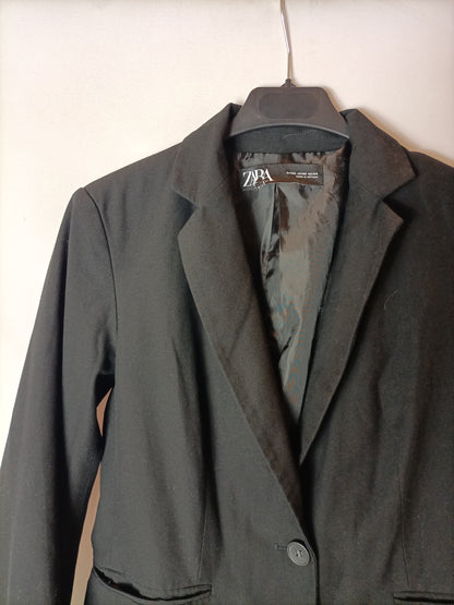 ZARA. Basic black blazer T.34