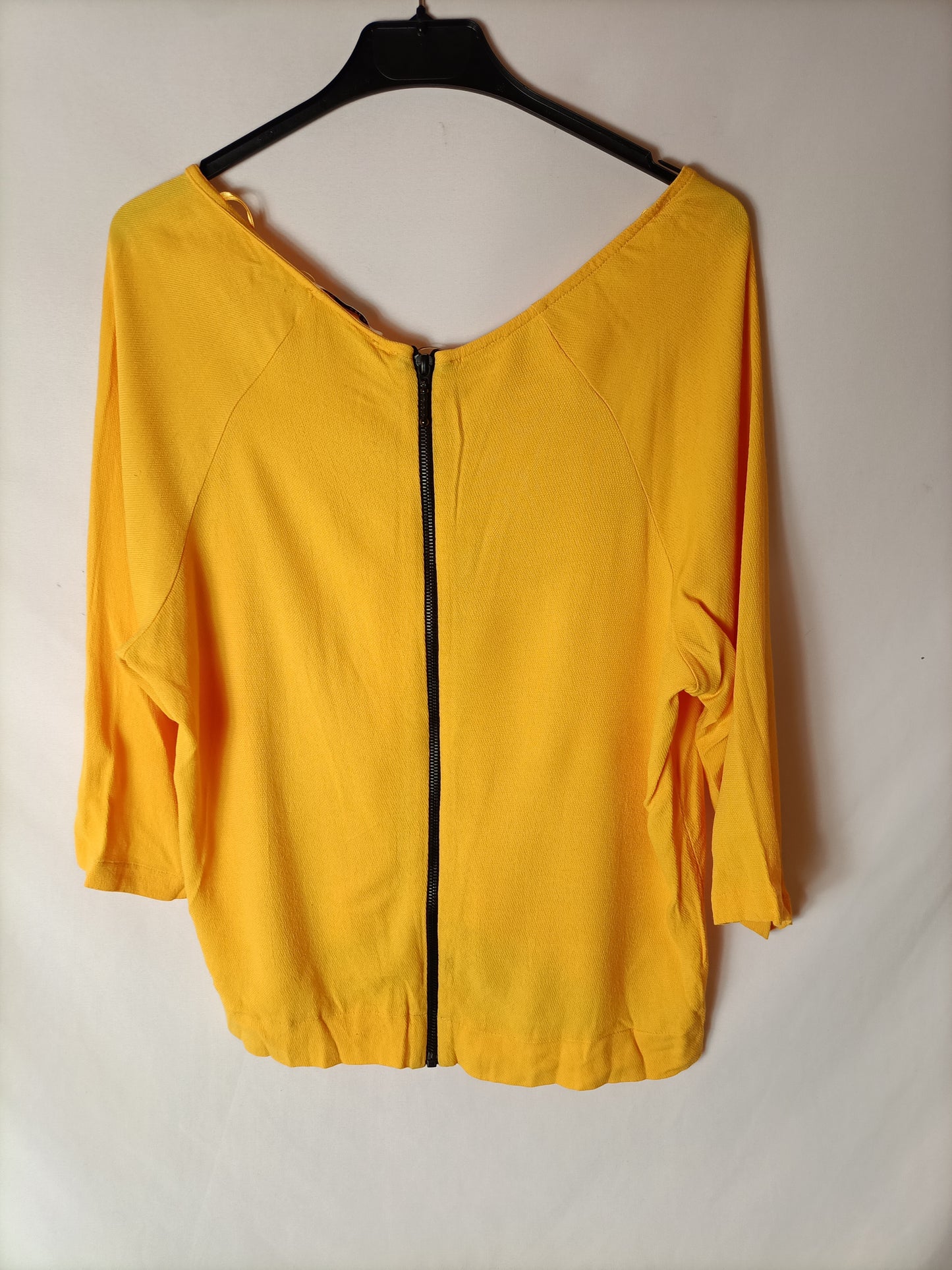 WHITE. Yellow Ts zipper blouse
