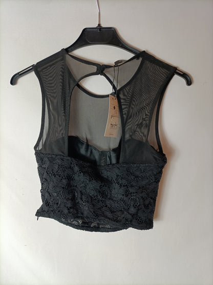 BERSHKA. Croptop negro encaje T.s