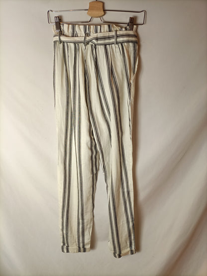 BERSHKA. Pantalón fluido rayas T.s