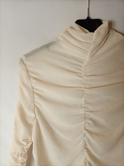 ZARA. Top beige fruncido T.xs