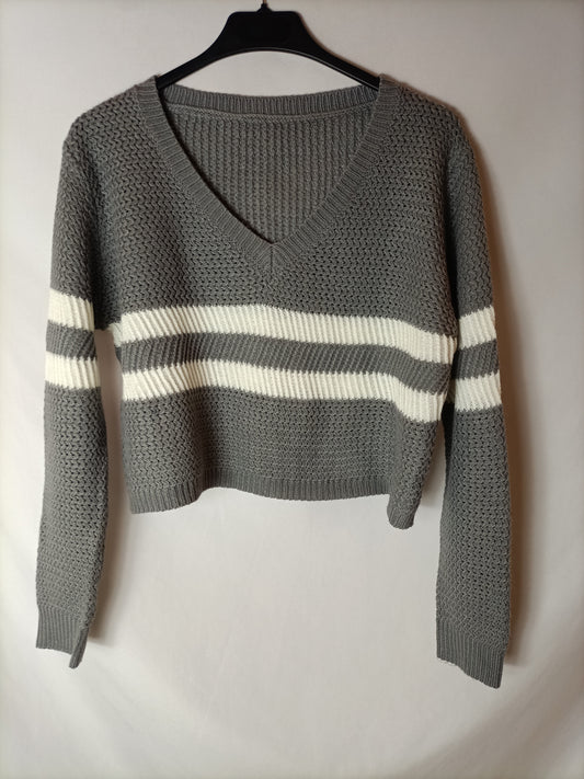 OTHERS. Short grey striped sweater. TS