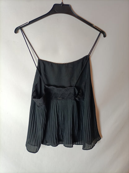 ZARA. Top negro plisado con encaje. T M