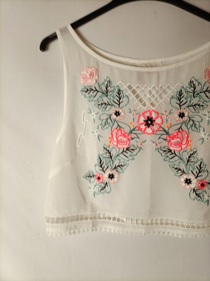 H&M. Croptop bordados semitransparente. T 38