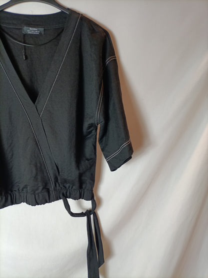 BERSHKA. Black flowy bow top. TS