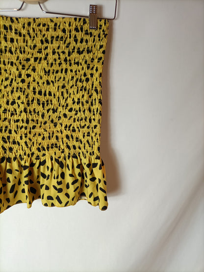 OTHERS. Yellow and black strapless top. TS