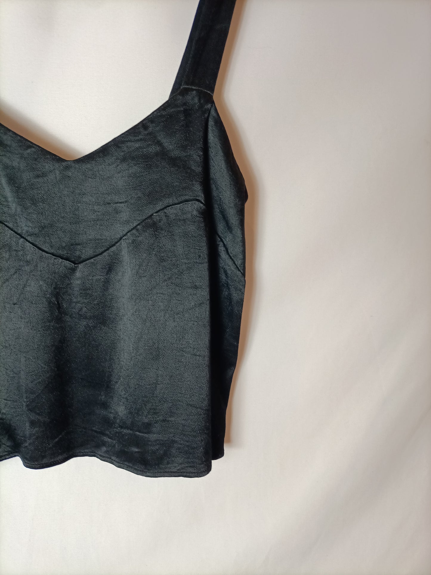 ZARA. Top negro satinado . T XS