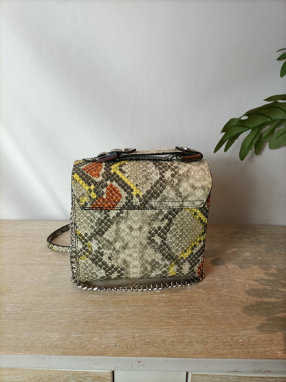 ZARA.bolso rígido animal print