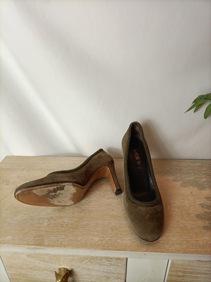 LOEWE. Brown double-textured leather heels. Size 37