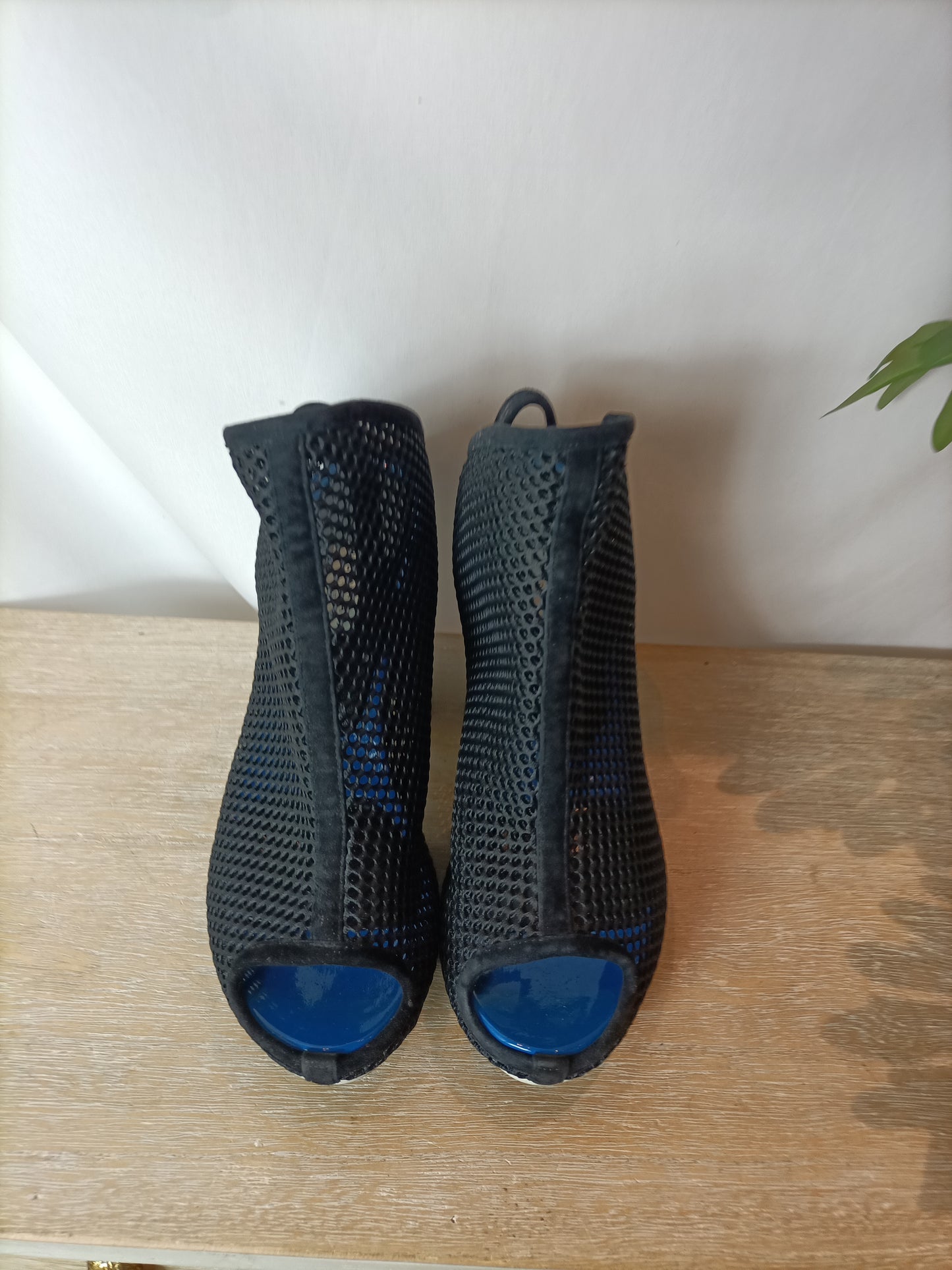 BALENCIAGA. Open-heel platform shoe with mesh. Size 39